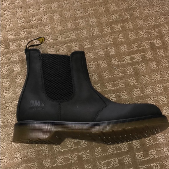 dr martens 8250 brown